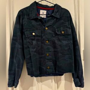 Sundry Cropped Camo Work Shirt - Women’s Medium